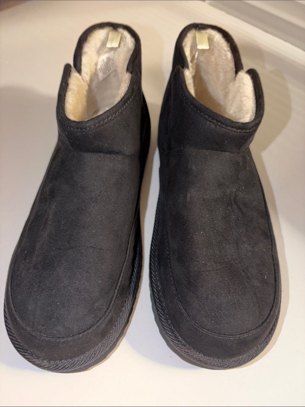 Old Navy Faux Suede Soft Warm Slip on Slippers in Black Size 7